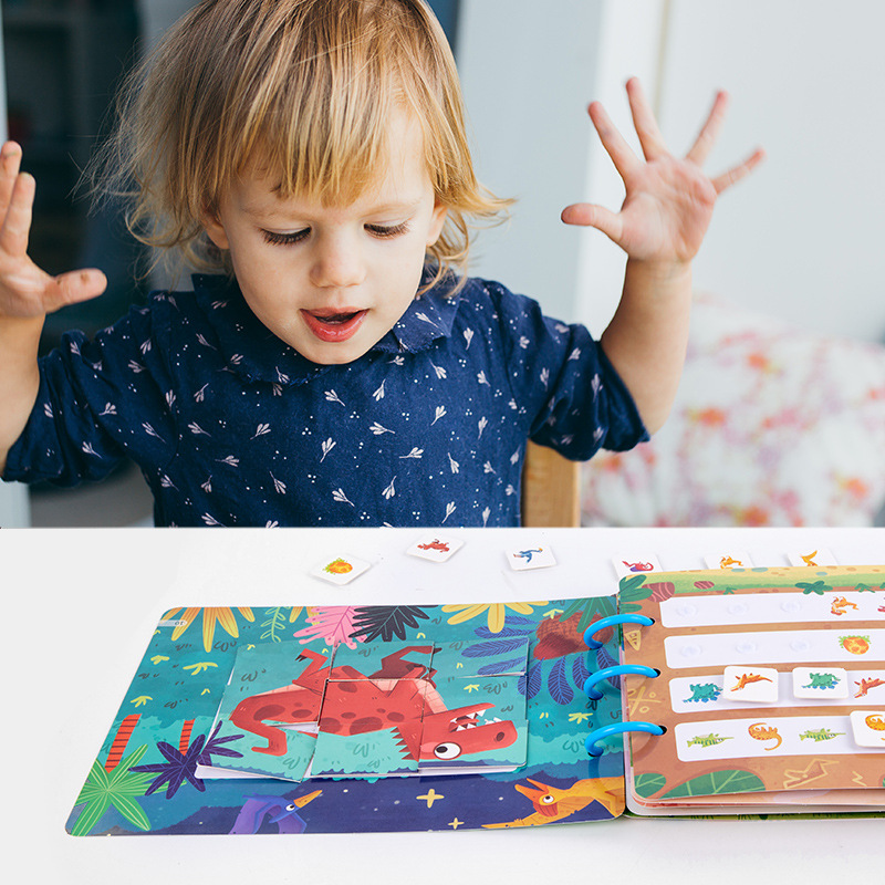 Montessori My First Busy Book  - Kids First Education recension och pris